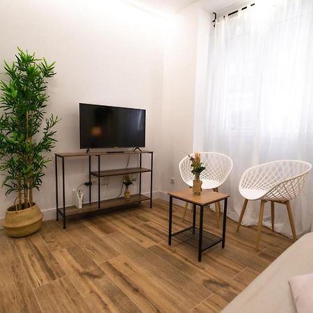 2 A 6 Pax Museos Y Ronda De Atocha Apartment Madrid Bagian luar foto