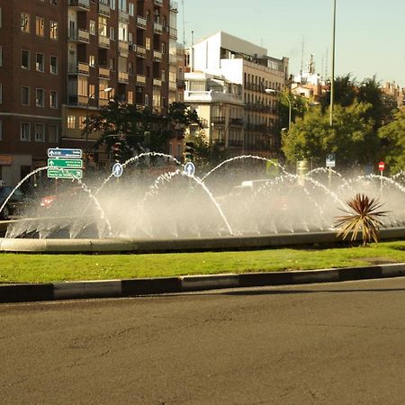 2 A 6 Pax Museos Y Ronda De Atocha Apartment Madrid Bagian luar foto