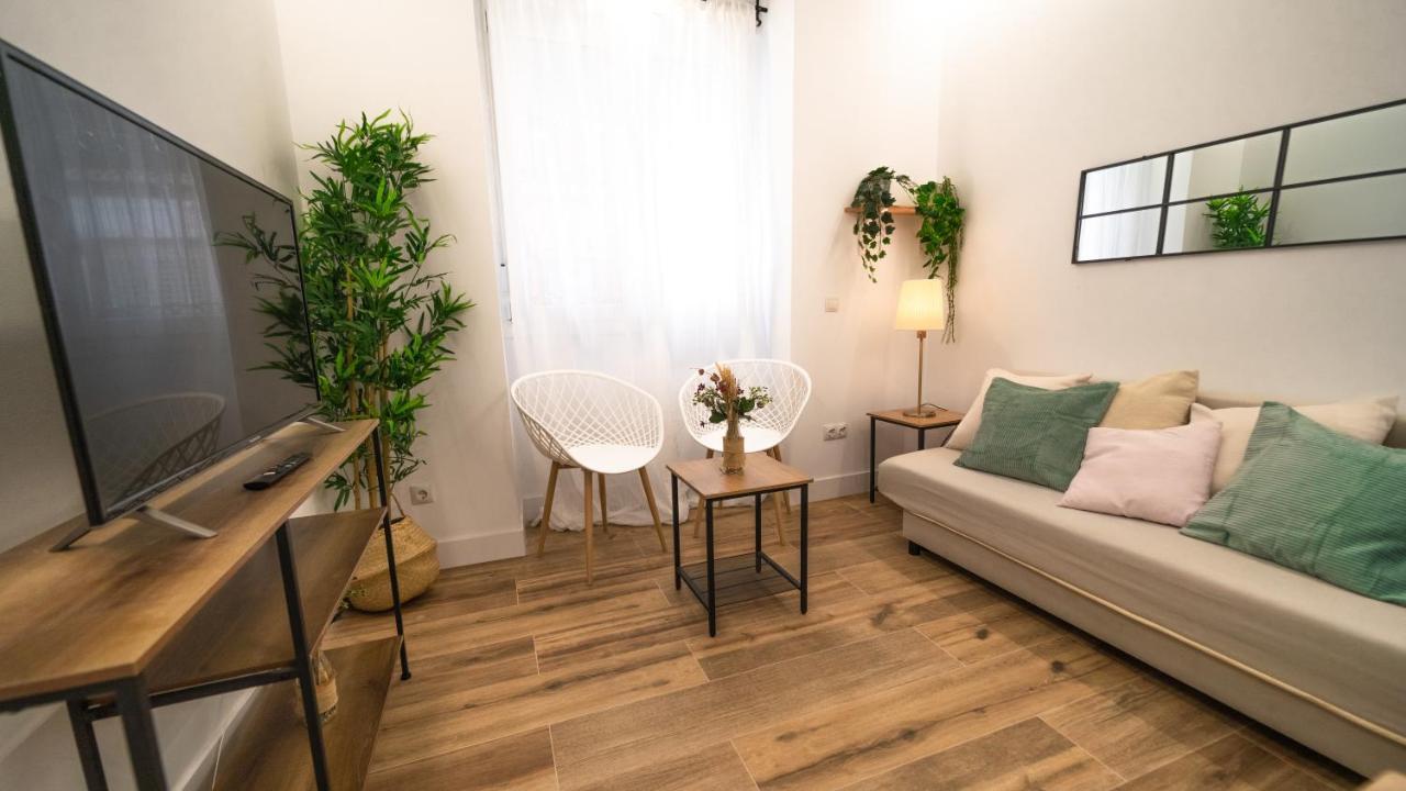 2 A 6 Pax Museos Y Ronda De Atocha Apartment Madrid Bagian luar foto
