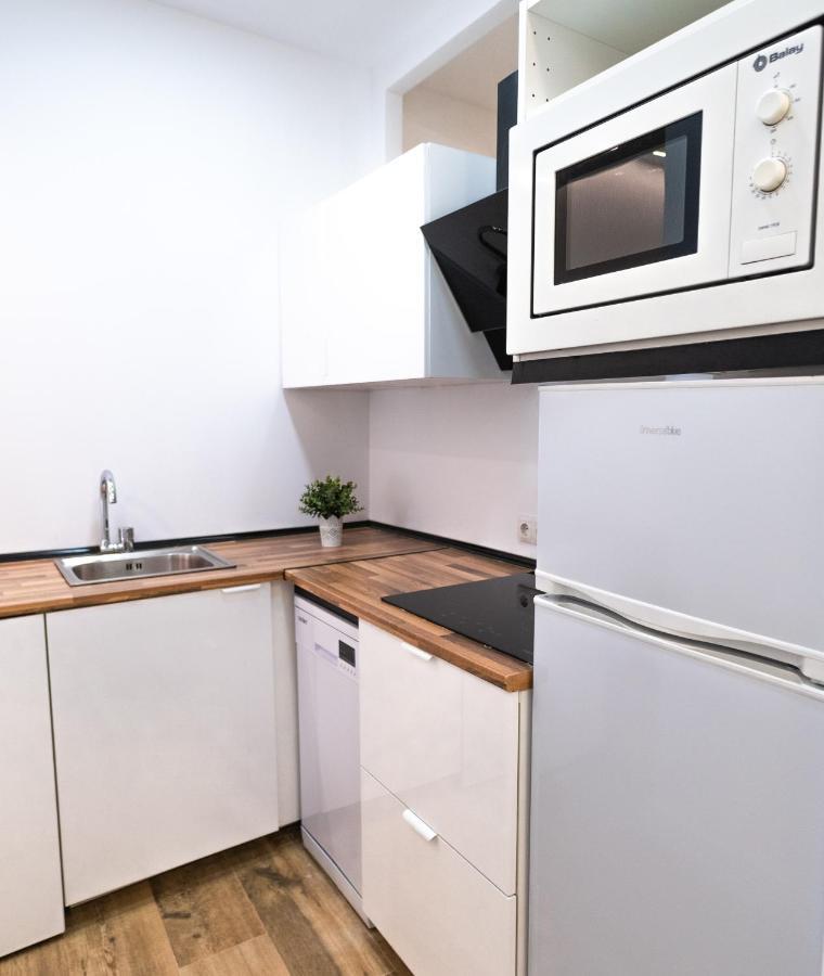 2 A 6 Pax Museos Y Ronda De Atocha Apartment Madrid Bagian luar foto