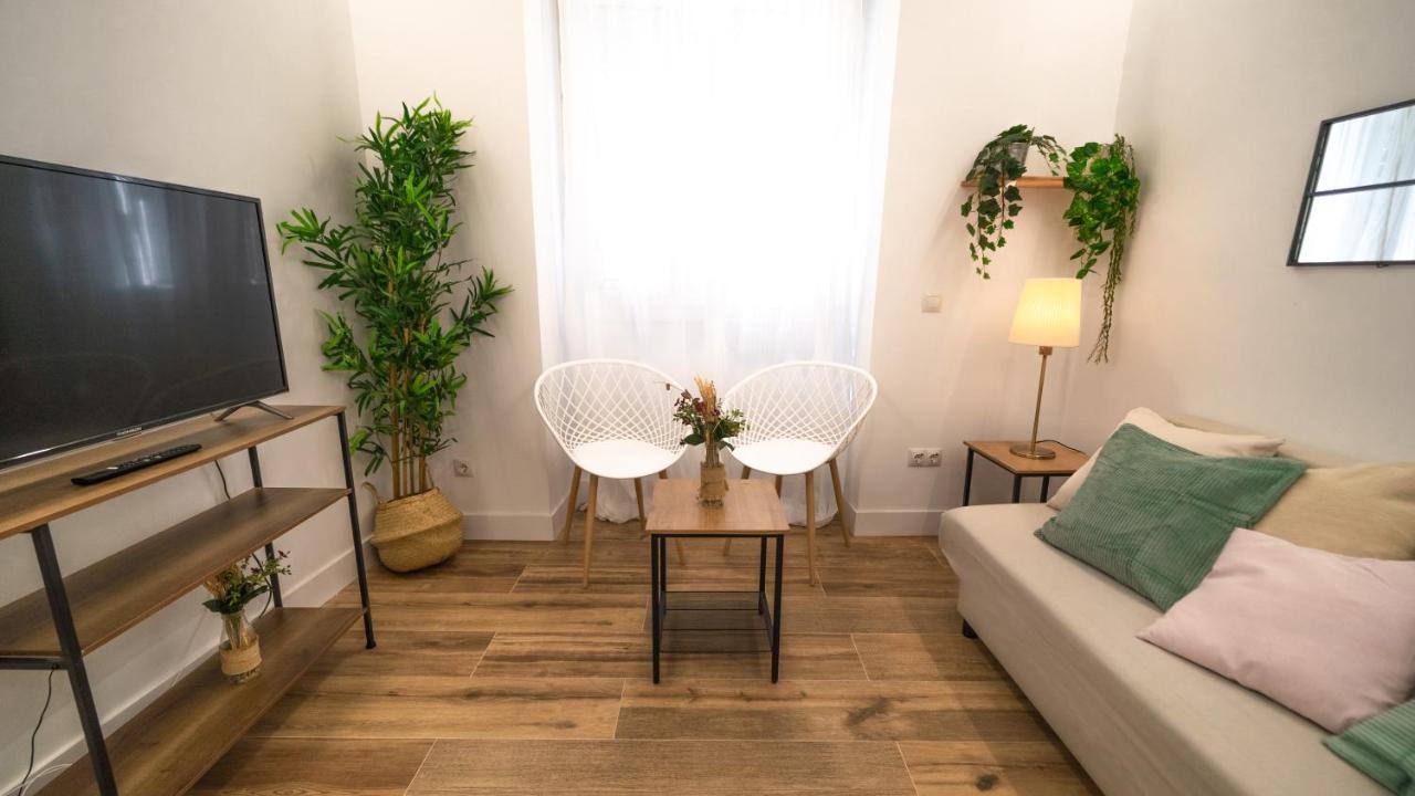2 A 6 Pax Museos Y Ronda De Atocha Apartment Madrid Bagian luar foto