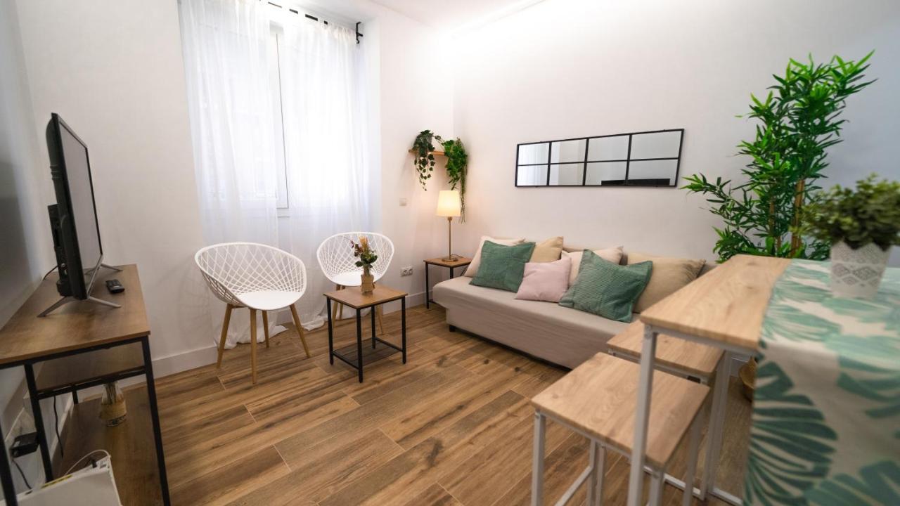 2 A 6 Pax Museos Y Ronda De Atocha Apartment Madrid Bagian luar foto