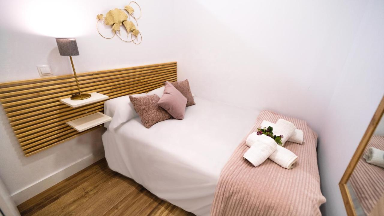 2 A 6 Pax Museos Y Ronda De Atocha Apartment Madrid Bagian luar foto