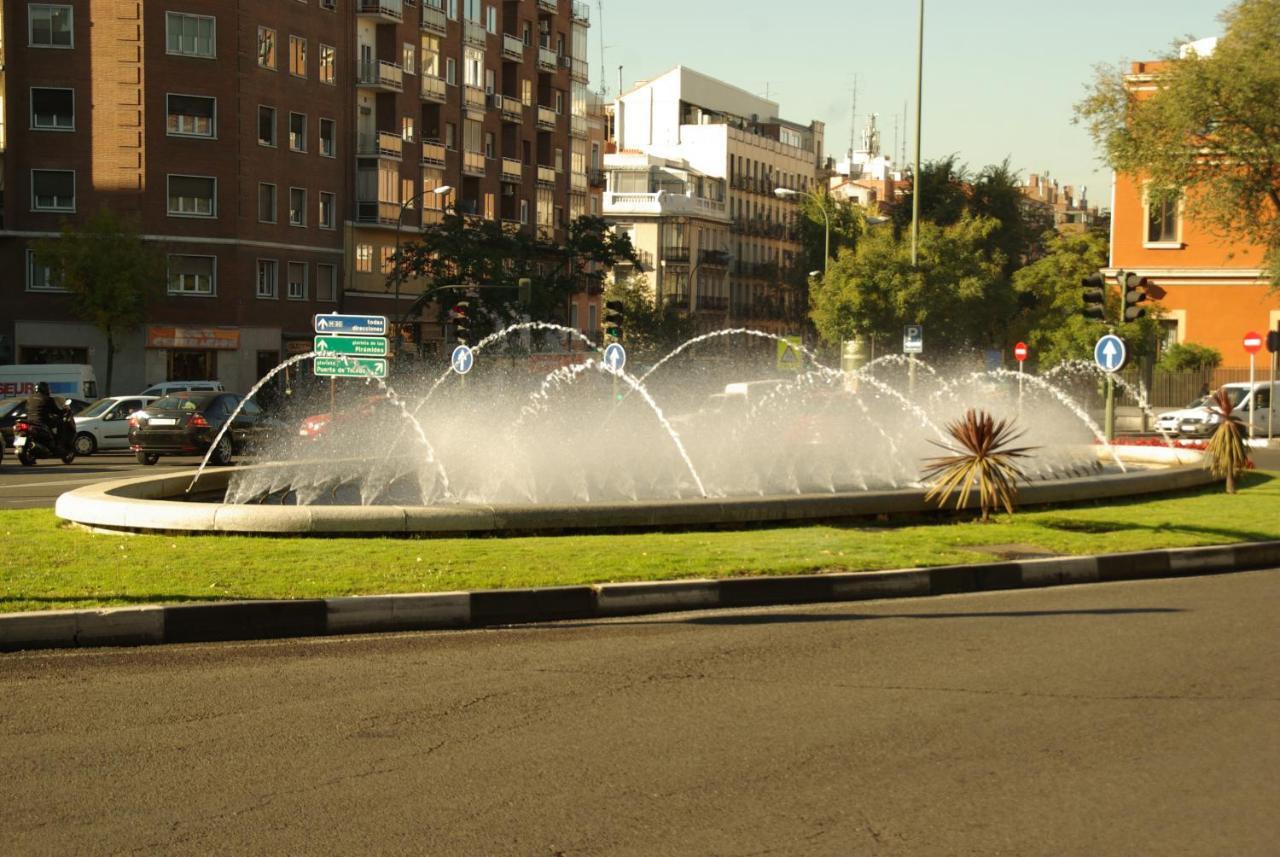 2 A 6 Pax Museos Y Ronda De Atocha Apartment Madrid Bagian luar foto